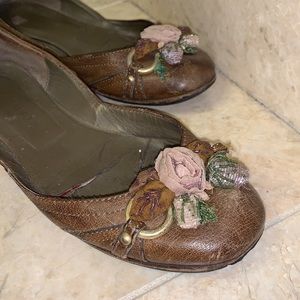 Valentino Garavani SIZE 7 wearable vintage leather